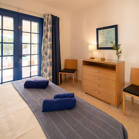 La Traviata Villa *
